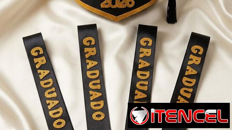 Birretes y bandas de graduación