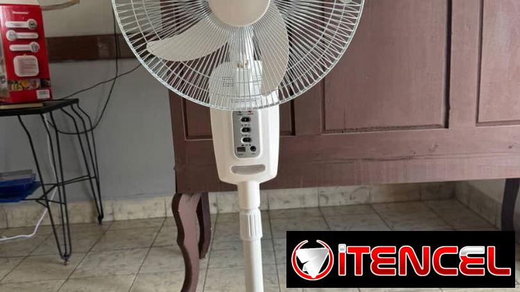 VENTILADOR RECARGABLE DE PEDESTAL