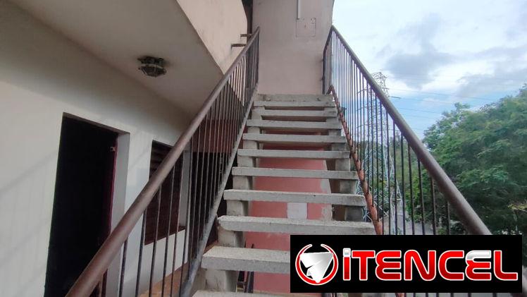 Apto 2 cuartos Nuevo Vedado zona El Bosque en perfecto estado