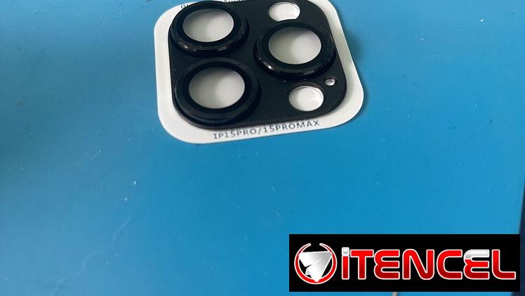 Micas 3D de aluminio y Cristal Negras para las cámaras traseras de la serie 15 completa de iPhone.