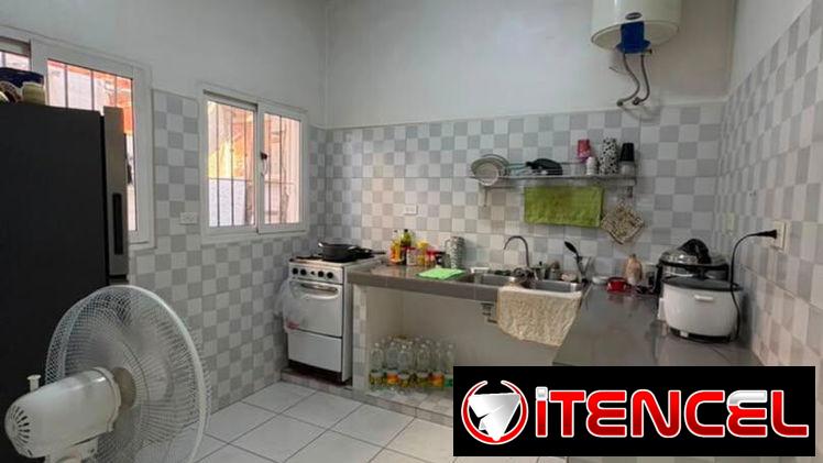 Casa semi-independiente ubicada en la calle 60 cerca a 31