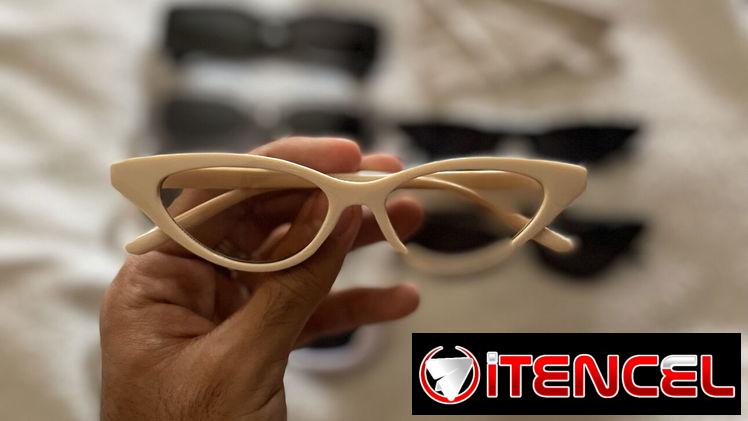 Gafas de moda en venta. VEDADO