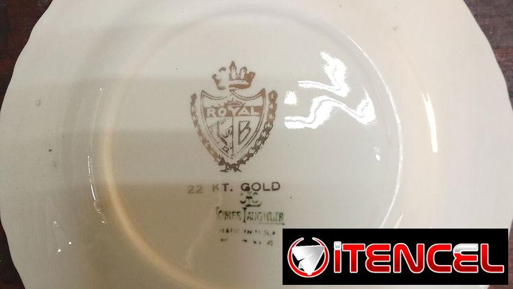 Se vende juego de porcelana para postre