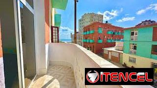 Encantador apartamento de 1 dormitorio, tal como se ve en las fotos, disponible para la venta.