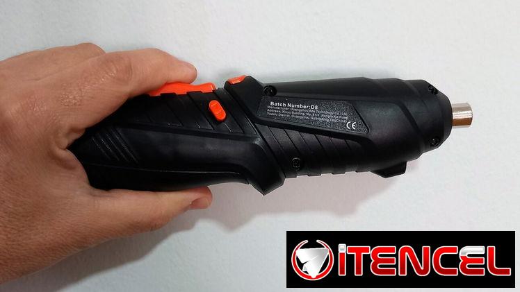 MINI ATORNILLADOR CON LED Y PUNTAS DIFERENTES