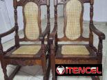 Sillones de madera, buen estado.