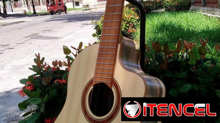 Tres cubanos nuevos, tapa de pino abeto