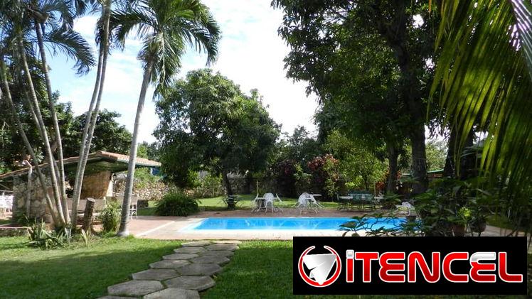 Pasadia en la Habana con piscina.Pasadía en Boyeros. Capacidad máxima para 20 personas. Se oferta almuerzo🦋