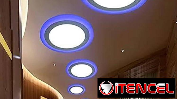Lámpara de techo empotrada con panel LED de doble color blanco frío+azul.