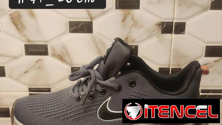 Tenis triple A