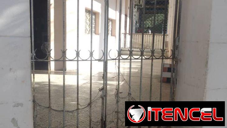 SE ALQUILA PORTAL PARA VENTAS