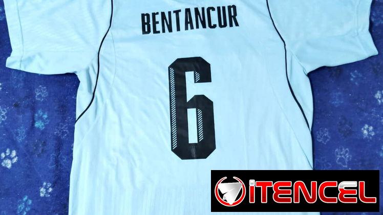 Camisetas de futbol Messi y Ronaldo