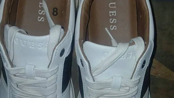 VENDO ESTOS ZAPATOS 8000 PESOS, CALIDAD Y COMODIDAD