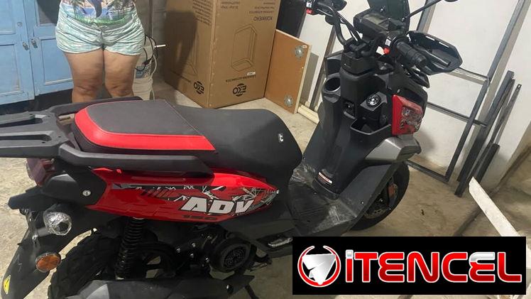 Se vende moto de gasolina marca TRECK