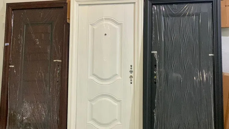 Puertas de exterior 210×90  MATERIAL :ACERO