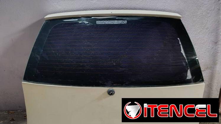 Se vende puerta de maletero de Fiat Punto