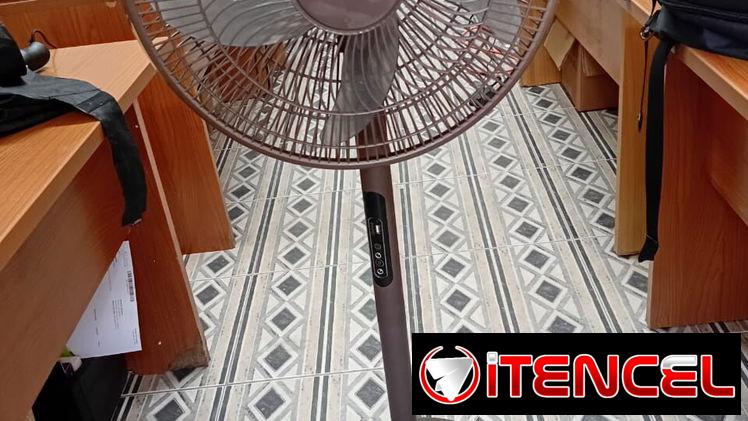 VENTILADOR RECARGABLE 16″ SOLAR con USB para cargar otos dispositivos