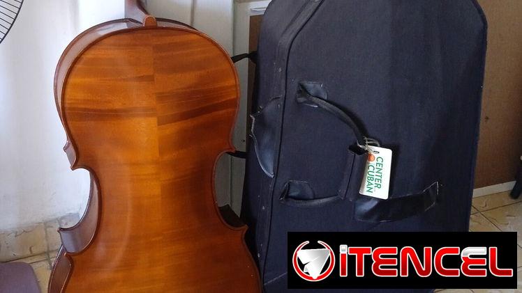 Vendo cello con doble forro, sus 4 cuerdas nuevas de repuesto