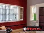 Casa independiente en bajos,puerta calle en ampliación de almendares