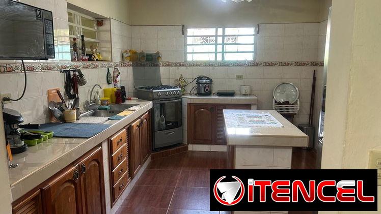 REBAJADO 70 – 55 MIL USD / ESPACIOSA CASA EN FONTANAR