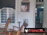 Vendo apartamento horizontal en la zona Catedral a una cuadra del Museo de la Revolución, a dos de la Iglesia del Angel