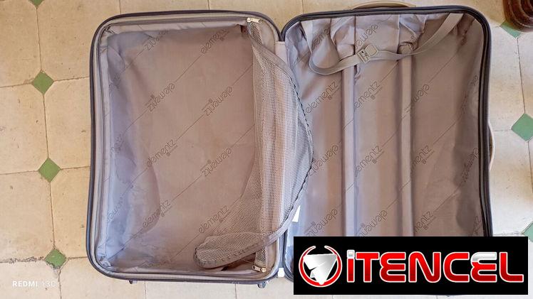 Maleta de viaje casi nueva soy del vedado