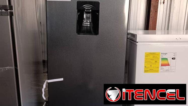 🥶 REFRIGERADOR  ROYAL 7.6 pies 🦶 con dispensador de agua 💦 – Especificaciones:  Refrigerante R600a   Estantes de vidr