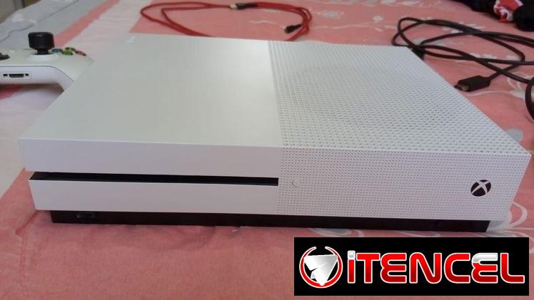 🔥REBAJA🔥 XBOX ONE S MODELO 1681 1TB + 1 MANDO – DE USO CON JUEGOS EN 180 USD O AL CAMBIO
