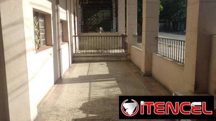 SE ALQUILA PORTAL PARA VENTAS
