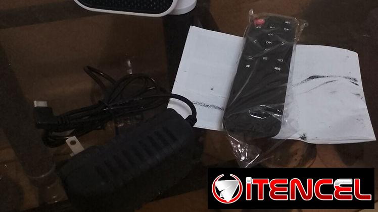 Mini Proyector nuevo en su caja, ptos HDMI, USB, C, audífonos,