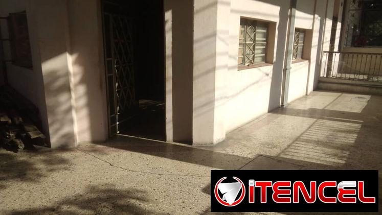 SE ALQUILA PORTAL PARA VENTAS