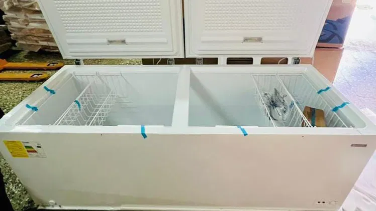 Nevera Royal 28 pies con llave y luz interior