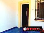 Casa independiente en bajos,puerta calle en ampliación de almendares