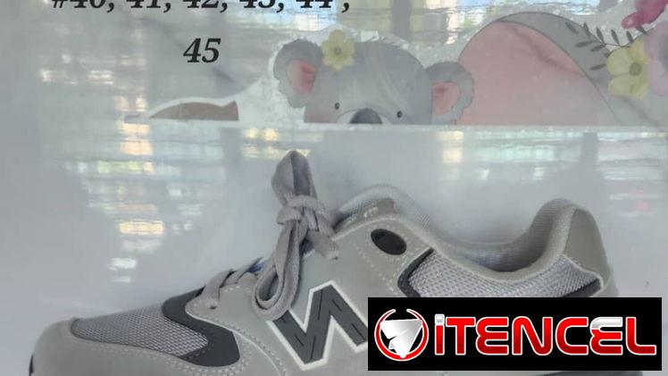 Tenis triple A