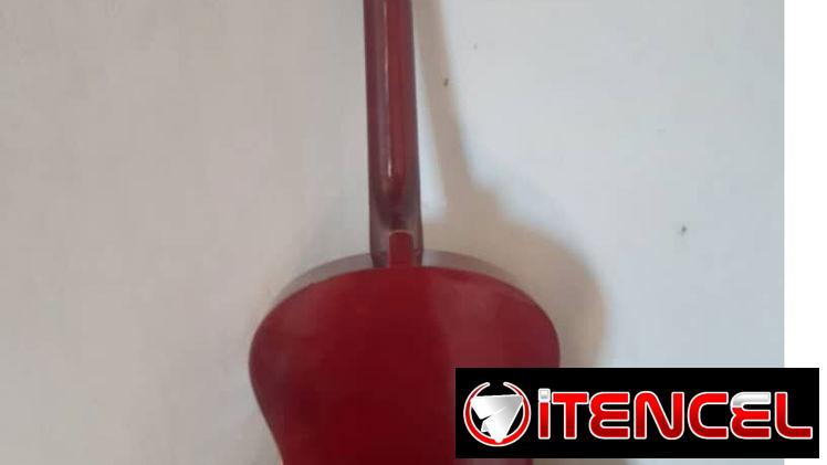 Vendo guitarra al 100 en 20000cup tengo domicilio por un costo adicional, me pueden escribir al 56578961