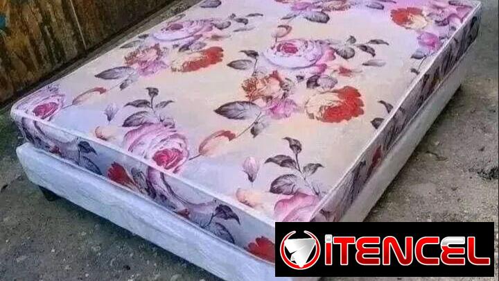 Box Spring y Colchon de espuma.