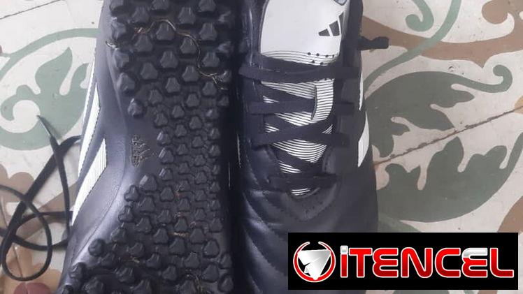 Tacos de Futbol – Zapatillas Futsal (Adidas)