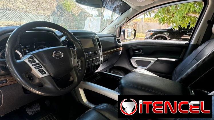 Vendo o negocio Nissan Titán 2018, de gasolina