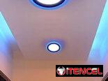 Lámpara de techo empotrada con panel LED de doble color blanco frío+azul.