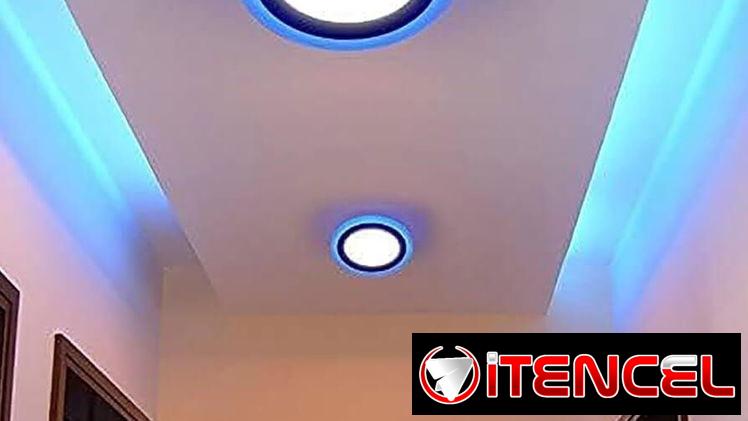 Lámpara de techo empotrada con panel LED de doble color blanco frío+azul.