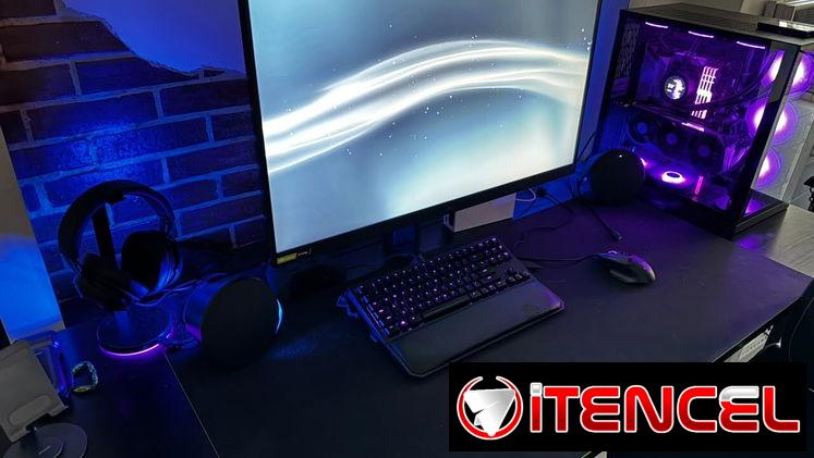 Vendo PC COMPLETA con mesa, Silla RAZER y todo urge venderla tengo la caja de TODO