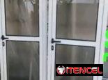 Se realizan trabajo de carpintería de aluminio y cristalería directamente