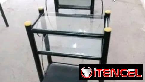 Coguera con espejo y banqueta tapizada. Entrega a domicilio sin costo adicional en toda la Habana.
