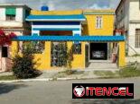 Casa y carro en Santos suarez Moderno