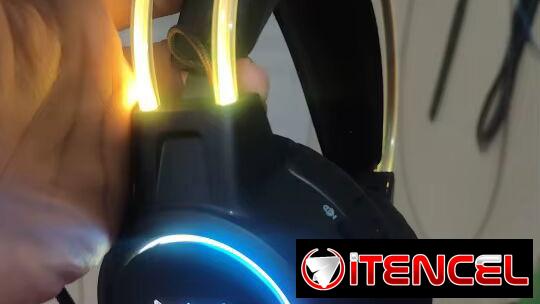 GANGA🉐NUEVOS AUDIFONOS RGB GAMER, EN BLANCO Y NEGRO.CON TRANSPORTE INCLUIDO
