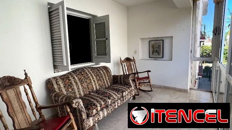 Renta en Miramar de apartamento de 3 habitaciones y 2 baños