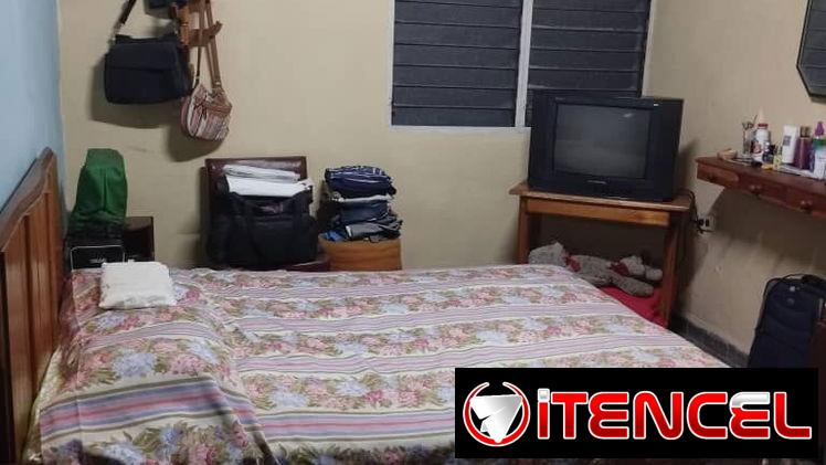 Apartamento en Los Pinos Arroyo Naranjo,3 cuartos.