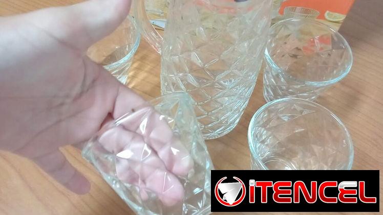 JUEGO DE JARRA DE VIDRIO CON 4 VASOS, ENTREGA DE FACTURA, VARIEDAD DE ÚTILES DEL HOGAR, ETC