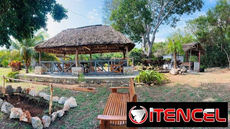 Casas en la playa. Casa en Guanabo con piscina y cerca de la playa🦋