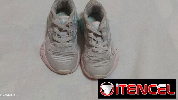 Tenis de niña